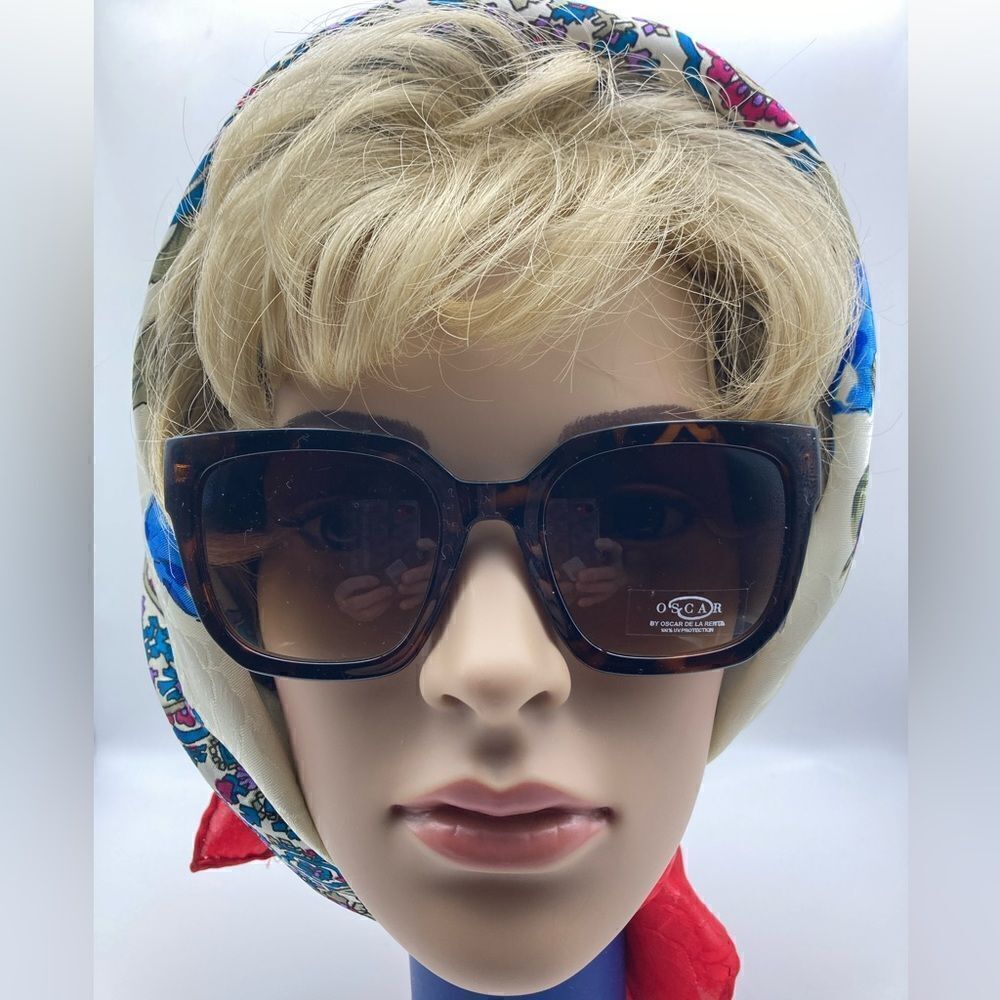 NWT Oscar de la Renta 100% UV Protection Tortoise Sunglasses 1327 215
